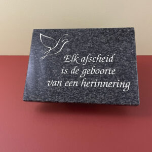 een herinnering grafdecoratie grafversiering graniet natuursteen kerkhof